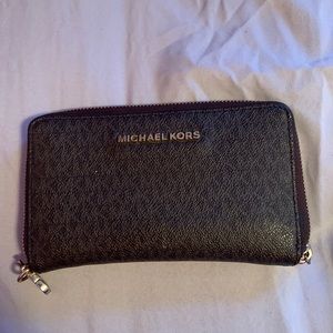 Michael kors wallet